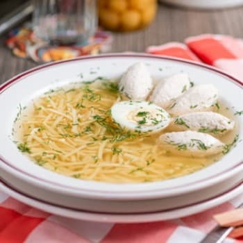 Курячий суп з вермішеллю та фрикадельками