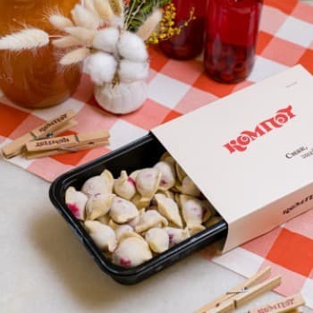 Вареники з вишнею (заморожені) (може потрапити кісточка)