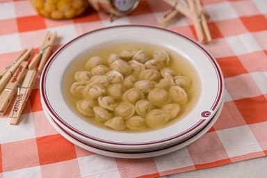 Пельмені з куркою у бульйон