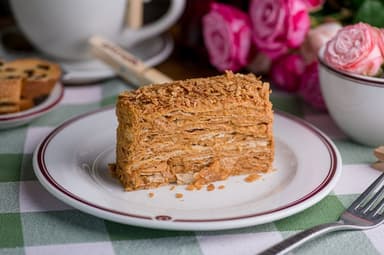 Карамельний наполеон з листкового тіста