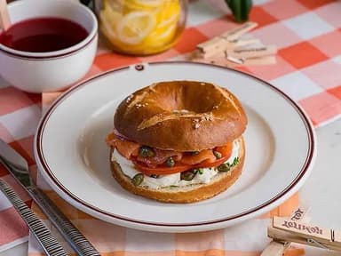 Од.бублик із лососем та каперсами