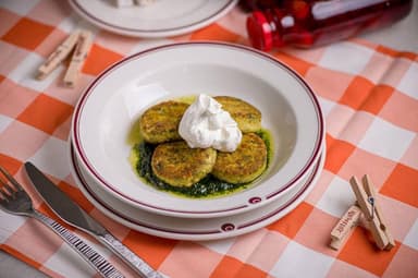 Сирники з пармезаном та песто