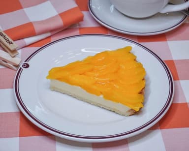 Пиріг з персиком